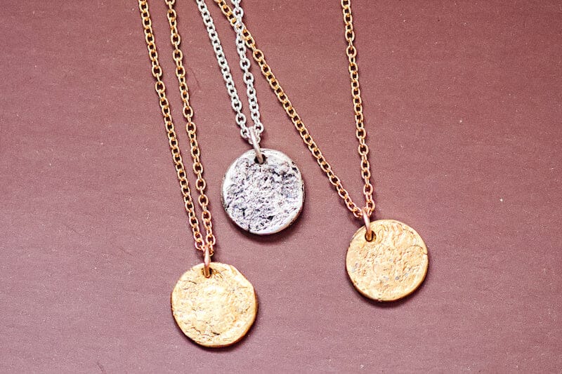 Luxury pendant featuring fine gold dust design